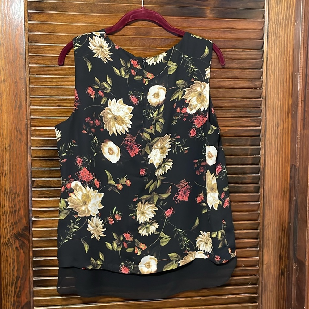 Rose & Olive Black Floral Sleeveless Blouse - Picture 5 of 5
